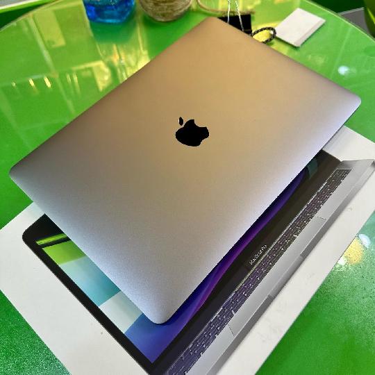 Unbelievable offer!
MacBook Pro 13 inches M2 8/256Gb TouchBar 
Hardly used
Battery Health 100
Original charger & Box .
Asgood as