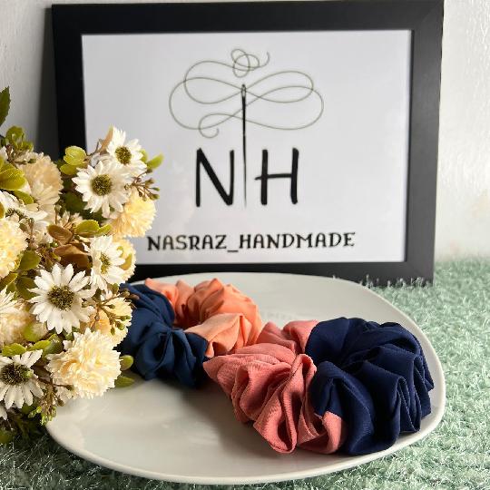 OUR BEST SELLER 
TO BE RESTOCKED SOON
NASRAZ SCRUNCHIE 
STATUS; SOLD❌
MATERIAL; ENGLISH SATIN
RETAIL PRICE ; 2,000/=
WHOLESALE P