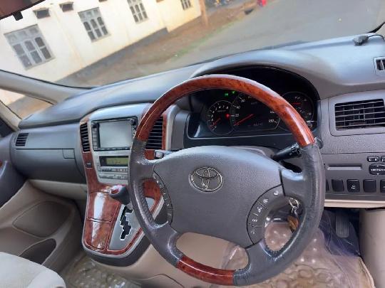 Toyota Alphard

Automatic Transmission 

Year Of Manufacture 2004

Engine Cc 2390

Engine Type 2Az 

Full Air Condition 

ODO Km