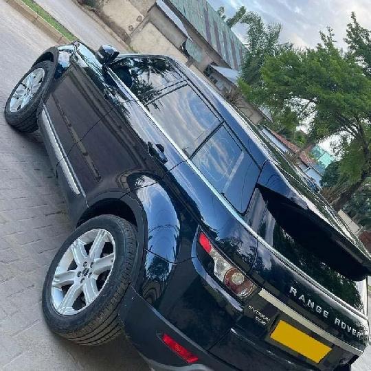 CALL AND WHATSAPP.0622285089
PRICE 60ML
RANGE ROVER REGISTRATION (DR)
DIESEL
KM.68,000
CC.2200
MWAKA.2011
AUTOMATIC 
LOW MILEAGE