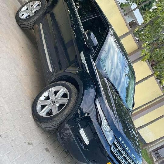 CALL AND WHATSAPP.0622285089
PRICE 60ML
RANGE ROVER REGISTRATION (DR)
DIESEL
KM.68,000
CC.2200
MWAKA.2011
AUTOMATIC 
LOW MILEAGE
