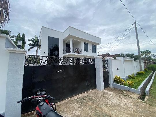 HOUSE FOR RENT 
STAND ALONE 
FIXED PRICE:U$D 2000 per Month
DIRECTIONS: MBEZI BEACH [DAR_ES_SALAAM]
COUNTRY : TANZANIA 
TERMS OF