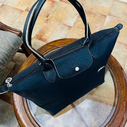New Merch Alert ?
Status: SOLD
Brand: LONGCHAMP 
Style: Handbag
Colour: ?? Black
Price: 50,000/= Tzs

•
•
Kindly DM to purchase