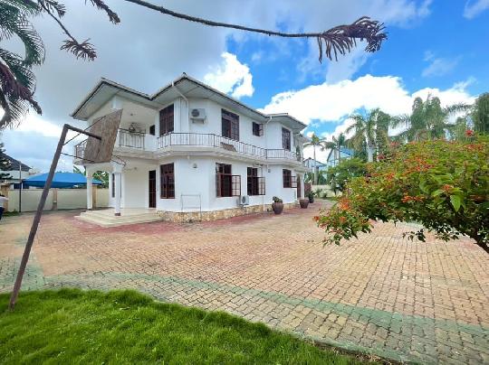 HOUSE FOR RENT 
STAND ALONE 
FIXED PRICE:U$D 1000 per Month
DIRECTIONS: MBEZI BEACH [DAR_ES_SALAAM]
COUNTRY : TANZANIA 
TERMS OF