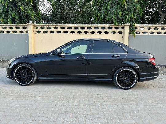Price/Bei:29.5M

Mercedes-Benz
C class AMG Body Version
Sport Package
Year: 2007/8
Cc: 1780
Engine Code:271

Mileage: 68k
260 to