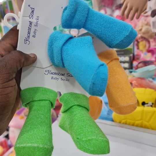 BABY SOCKS
SIZE: 0 - 6 Months
 
TSH 10,000/= pair3 
WHATSAPP/CALL:#0710901230
#POPOTEULIPOUNAFIKIWA
#KARIBUNISANA
#kidsshop.tz
#