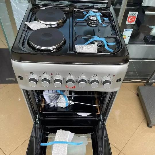 Reposted from bidhaa_classic_home_store Offers ?Offers ?
Von Hotpoint  3 Gas + 1 Electric 
Cooker 50x60
2 years warranty 
Price 