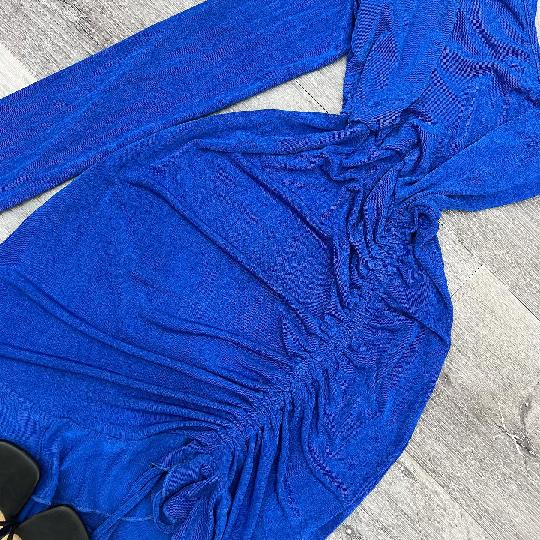 Quality Dress size Large
Price : 40,000/= tshs