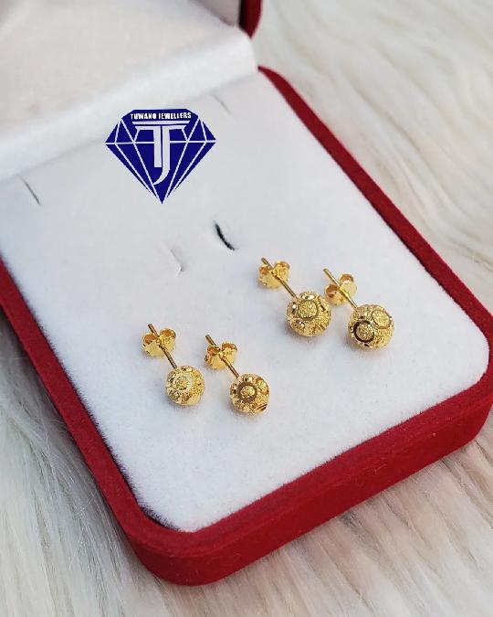 Pure Gol Top Earings 21k Available
PRICE?

LEFT:1.9g=361,000

RIGHT:2.5g=475,000

Call/whatsap 065w562875/0717373330

TUPO SINZA