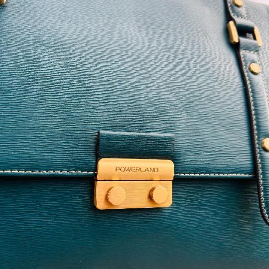New Merch Alert ?
Status: SOLD
Brand: POWERLAND 
Style: Satchel
Colour: ?? Blue (Genuine Leather)
Price: 50,000/= Tzs

•
•
Kindl
